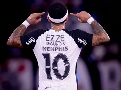 Copa do Brasil: Memphis leva a Fiel ao delírio no clássico 