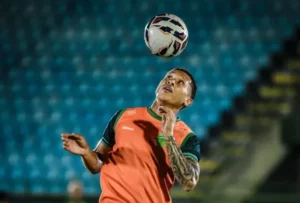 Volante do Floresta é sondado e pode deixar clube na reta decisiva da Série C