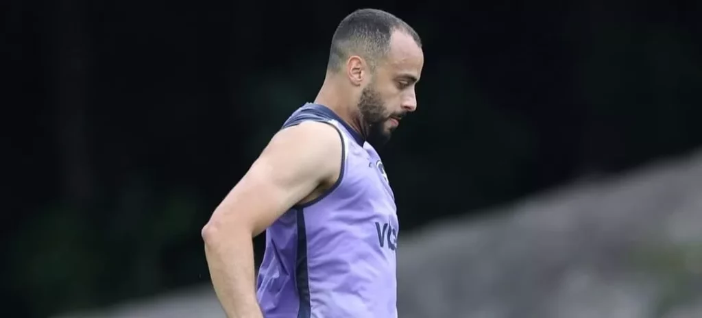 Arthur Cabral deve ser titular do Botafogo pela primeira vez