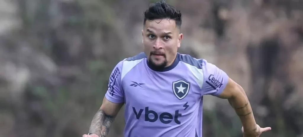 Botafogo recusa propostas por Artur e Marlon Freitas
