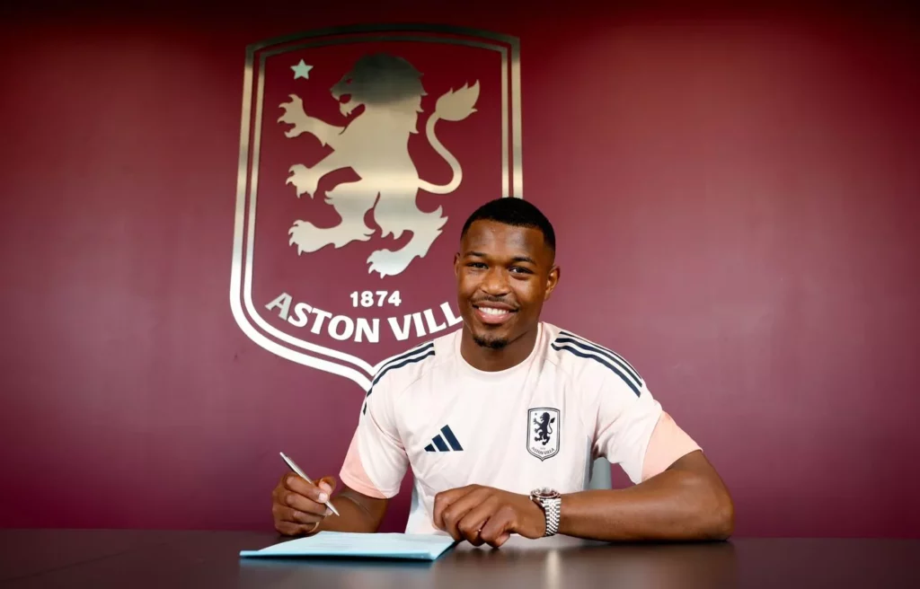 Aston Villa contrata Zepiqueno, atacante com nome inspirado em filme brasileiro