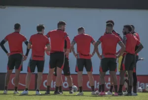 Atlético-GO terá mudanças contra o Paysandu tentando embalar na Série B