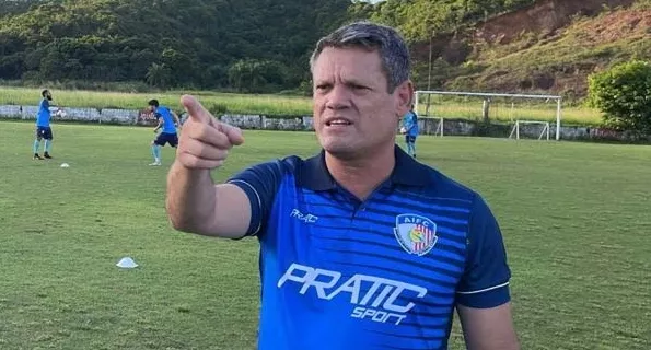 Treinador Ito Roque, da URT, perto de mais um acesso em sua carreira