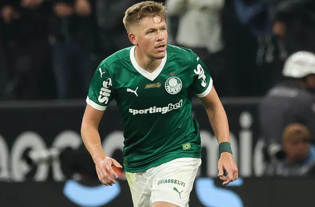 Fuchs tem edema na coxa e desfalca o Palmeiras; Felipe Anderson deve voltar