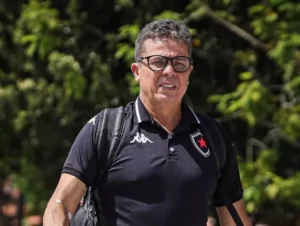 Evaristo Piza fica a dois jogos de se tornar o técnico com mais partidas à frente do Botafogo-PB