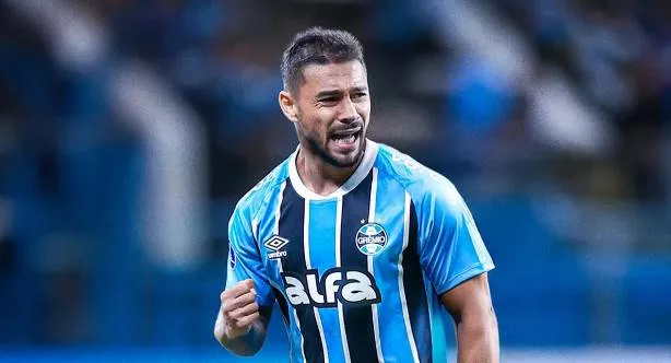 Grêmio define prazo para retorno de João Pedro e avalia reforços