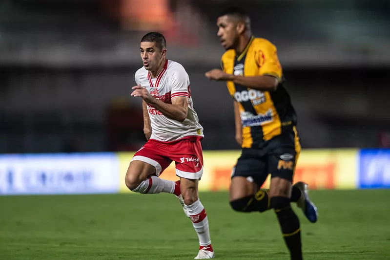 Baggio abriu o placar no Rei Pelé – Fotos: Divulgação / CRB