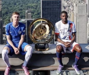 O que está gravado no troféu disputado por PSG e Chelsea