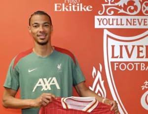 Ekitike assina contrato com Liverpool por seis temporadas