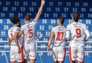 São Bento 0 x 2 Paulista - Galo decide no fim e fica perto de avançar