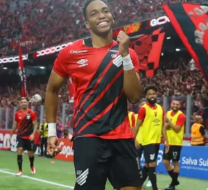 Athletico-PR empresta lateral a clube do Uruguai