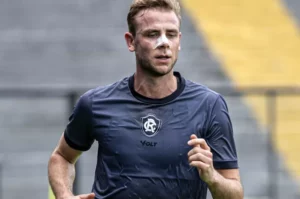 Série B: Zagueiro do Remo retorna após fratura no nariz