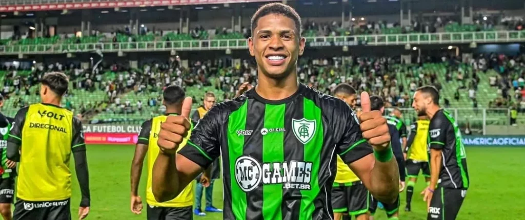 Vasco negocia retorno de volante emprestado ao América-MG