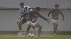 Em gramado impraticável, Ponte Preta perde no último minuto