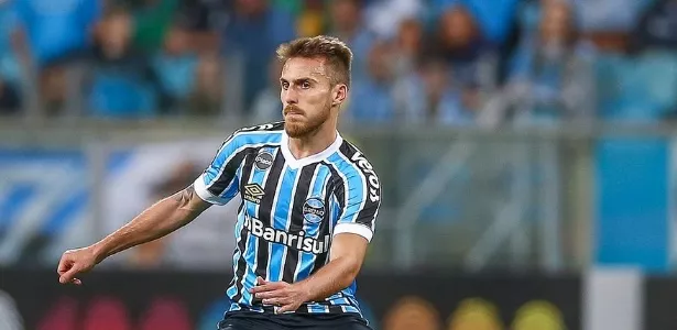 Série B: Chapecoense encaminha acerto com zagueiro ex-Grêmio e Avaí