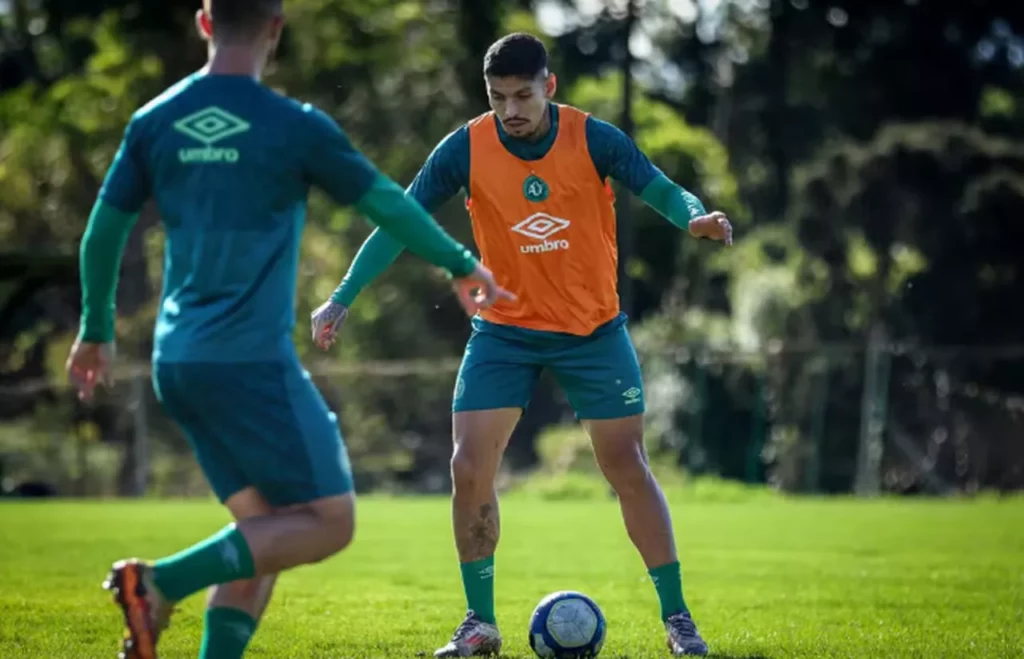 Série B: Chapecoense terá mudanças forçadas para enfrentar o América-MG