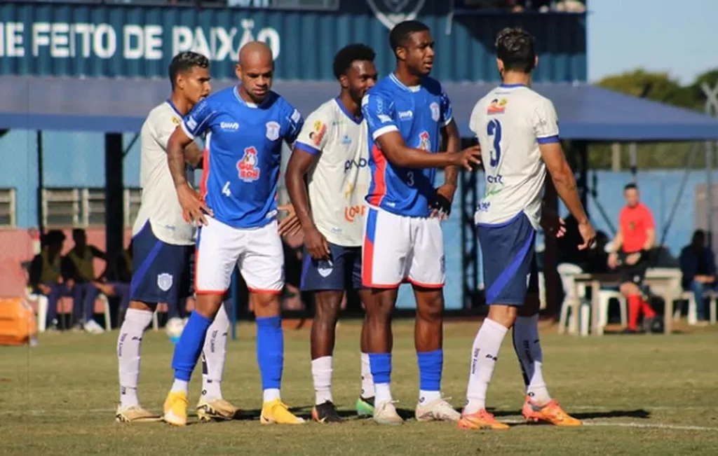 Cianorte 2 x 0 Monte Azul – Leão desbanca AMA e se firma no G4