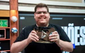 De reacts à transmissão da Copa: como Cazé construiu carreira na internet