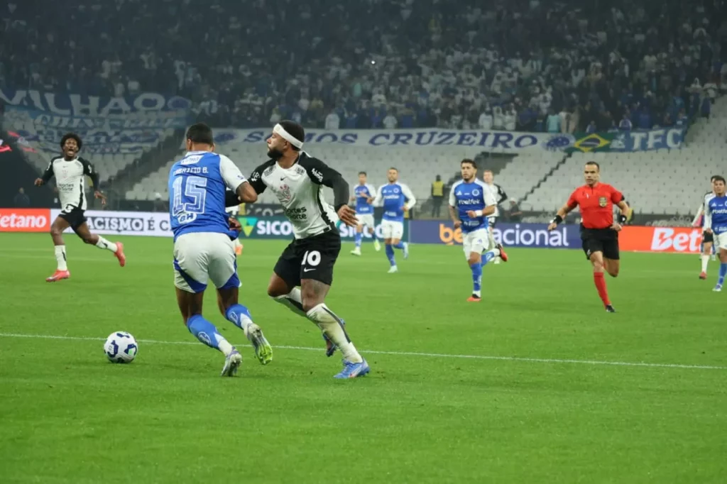 Corinthians 0 x 0 Cruzeiro - Timão segura líder do Brasileirão 6 Corinthians Cruzeiro Foto Reinaldo Calcade 5
