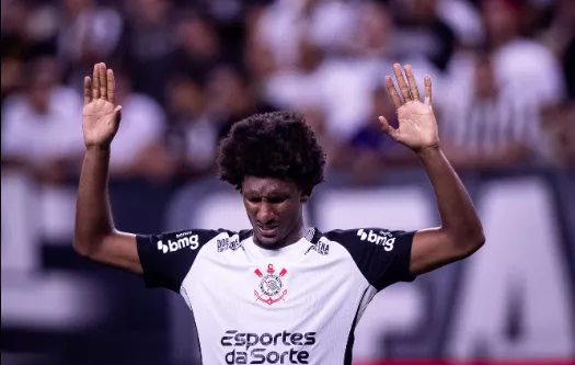 Corinthians ve limitacao no elenco e vai ao mercado