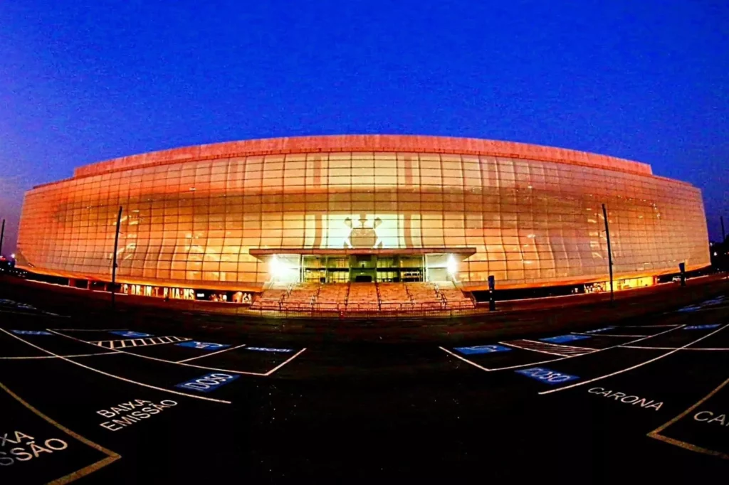 Corinthians tenta recuperação no campo em meio à crise política