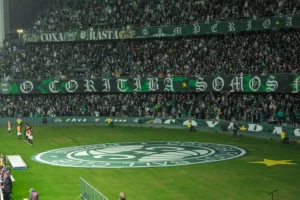 SÉRIE B: Coritiba mira liderança em dia de briga por G4