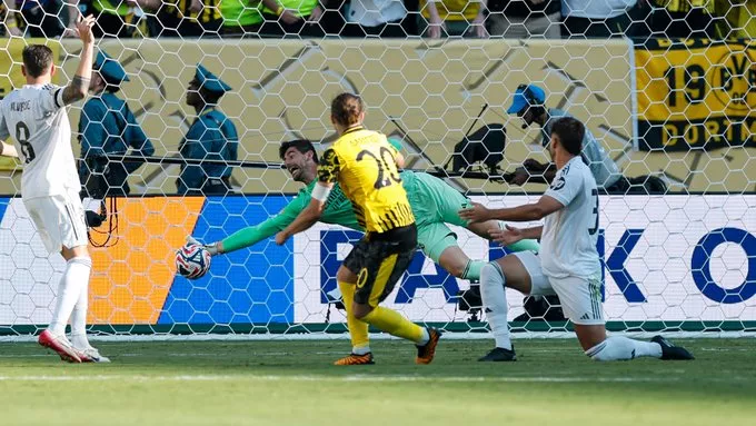Courtois defende Donnarumma de críticas por provocar lesão de Musiala 1 Courtois defende Donnarumma em lance com Musiala