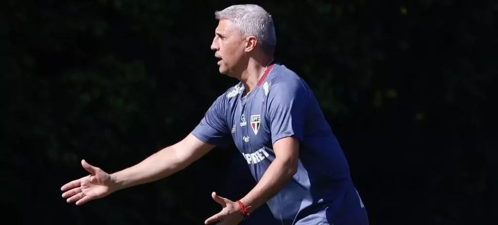 Crespo arma São Paulo para segurar Flamengo na volta do Brasileirão