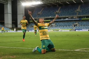 Série B: Cuiabá tem retornos para duelo direto com o Goiás