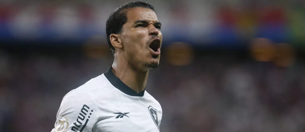 Grêmio tem interesse na contratação de volante do Botafogo