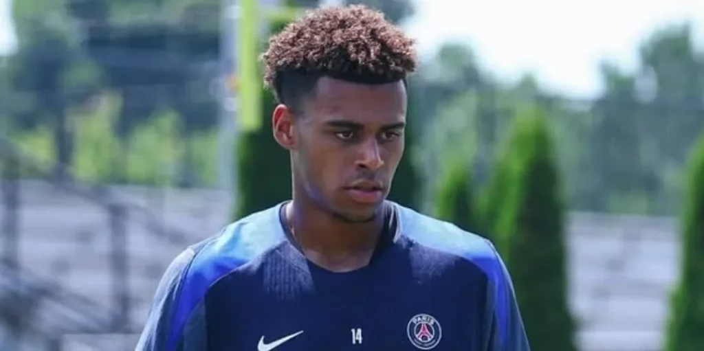 Doué pede mentalidade campeã do PSG contra o Chelsea