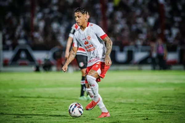 Meia do América-RN destaca importância do último jogo antes do mata-mata (Foto: Gabriel Leite/América-RN)