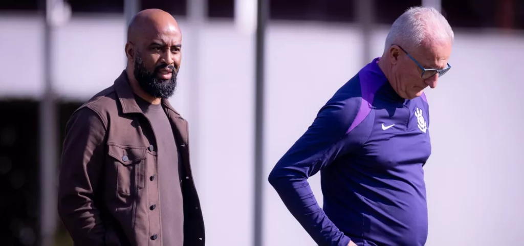 Corinthians vê crise administrativa refletir no campo