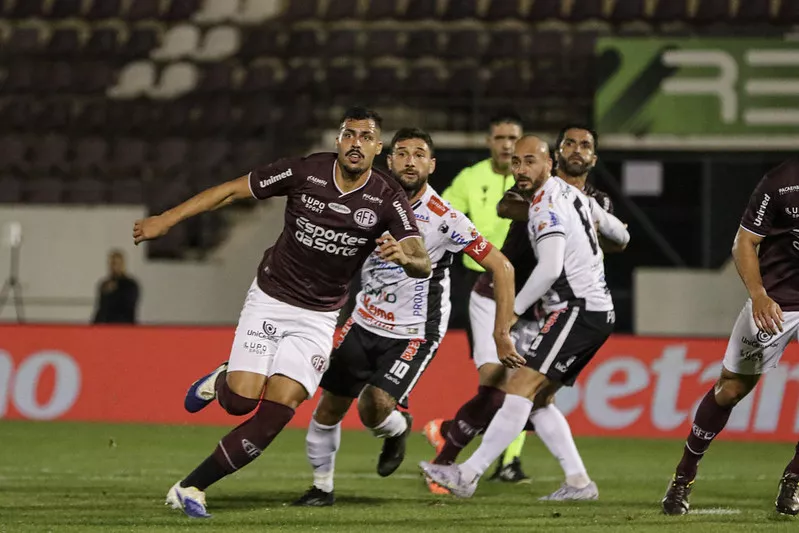 Ferroviária oficializa contratação de atacante português 2 As equipes fizeram um jogo disputado em Araraquara – Foto: Luis Miguel Ferreira / Ferroviária SAF