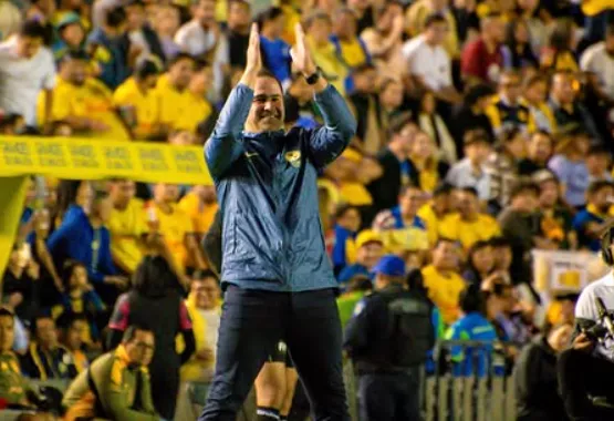 André Jardine é eleito o melhor treinador da temporada na Liga MX
