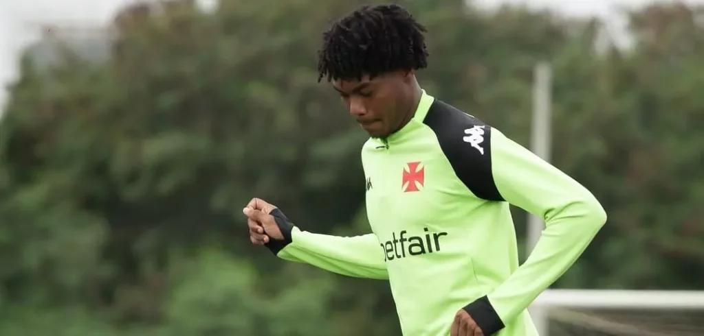 GB sofre lesão na coxa esquerda e liga alerta no Vasco