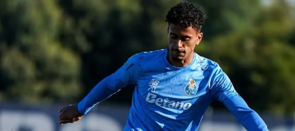 Botafogo avança pela contratação de atacante do Porto