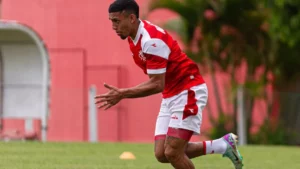 Náutico cobra compensação financeira por saída de Hélio Borges