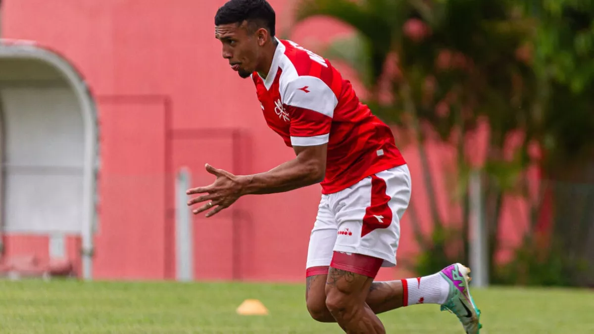 Náutico cobra compensação financeira por saída de Hélio Borges (Foto: Gabriel França/CNC)