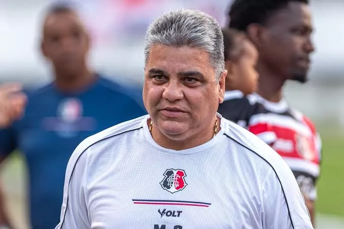 Marcelo Cabo lamenta chances perdidas no empate do Santa Cruz