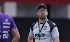 Rogério Corrêa valoriza ponto e testa nova formação no Grêmio Prudente