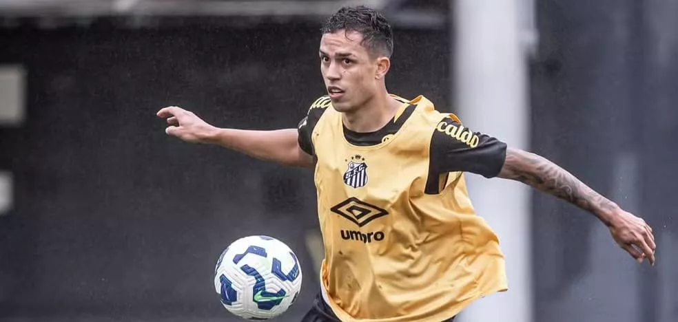 Igor Vinícius admite que proposta do Santos 'mexeu com o coração'