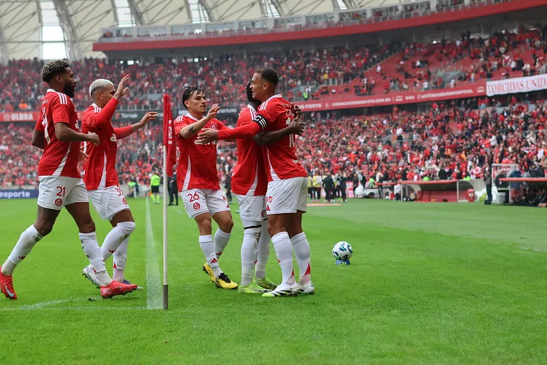 Internacional 1 x 0 Ceará - Colorado vence mais uma e sobe na tabela 5 Internacional bate Ceara no Brasileirao 5