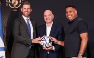 Infantino se reúne com Ronaldo e anuncia escritório na Trump Tower