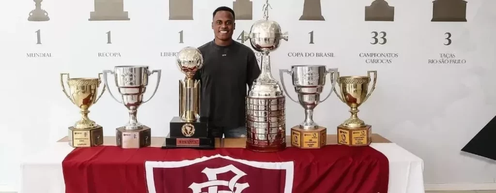 Arias se despede do Fluminense e promete voltar: ‘Não é um adeus’