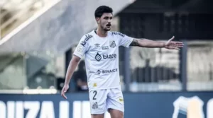 João Basso sofre lesão e deve desfalcar Santos contra o Juventude