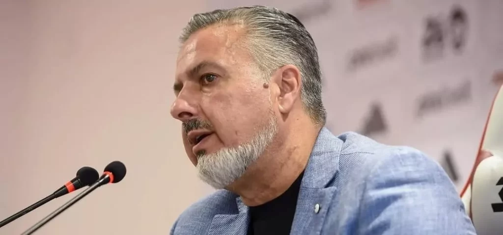 Dirigentes do Flamengo encerram imbróglio após reunião