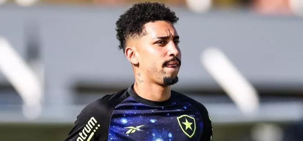 Cria se despede do Botafogo e fecha com Porto: ‘Obrigado por tudo’