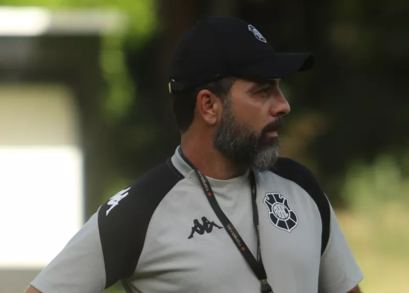 Classificado, treinador do Rio Branco-ES enaltece a dedicação do time na Série D