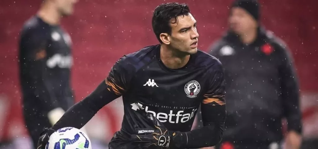 Árbitro justifica expulsão no Vasco: ‘Teve tempo para ser atendido’